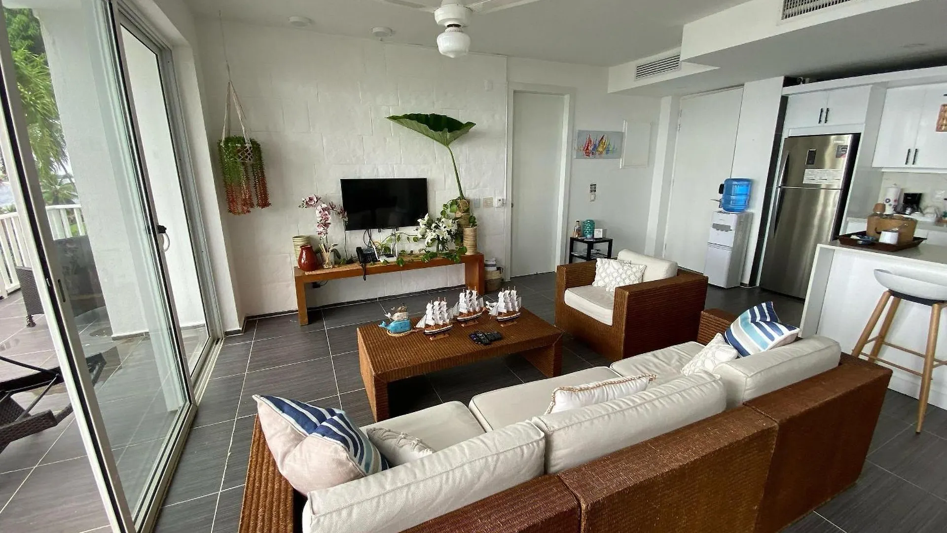 Tropical Comfort V-102 Punta Balandra